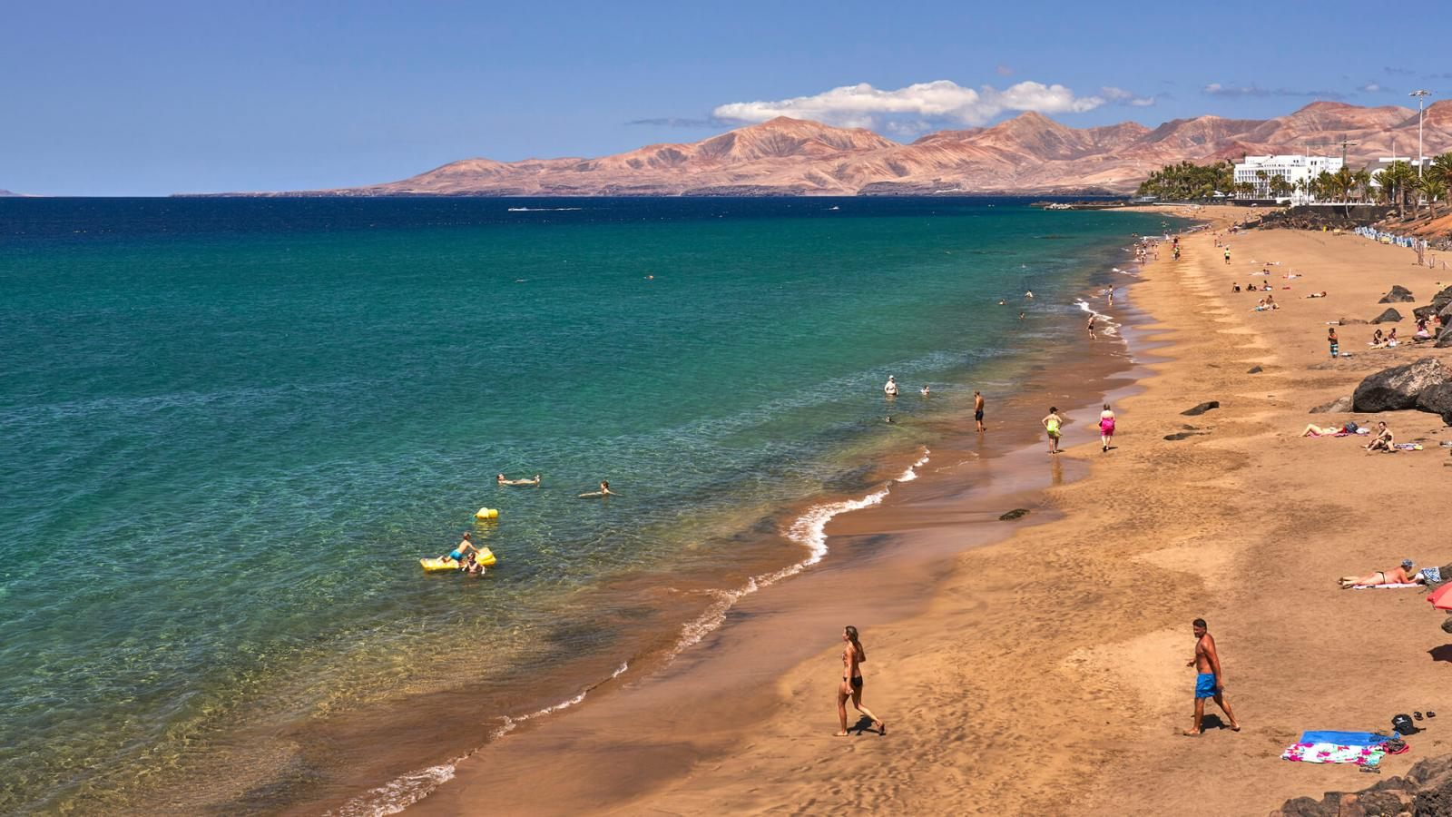 Playa Grande boasts an irresistible Caribean vibe. - Hello Canary Islands