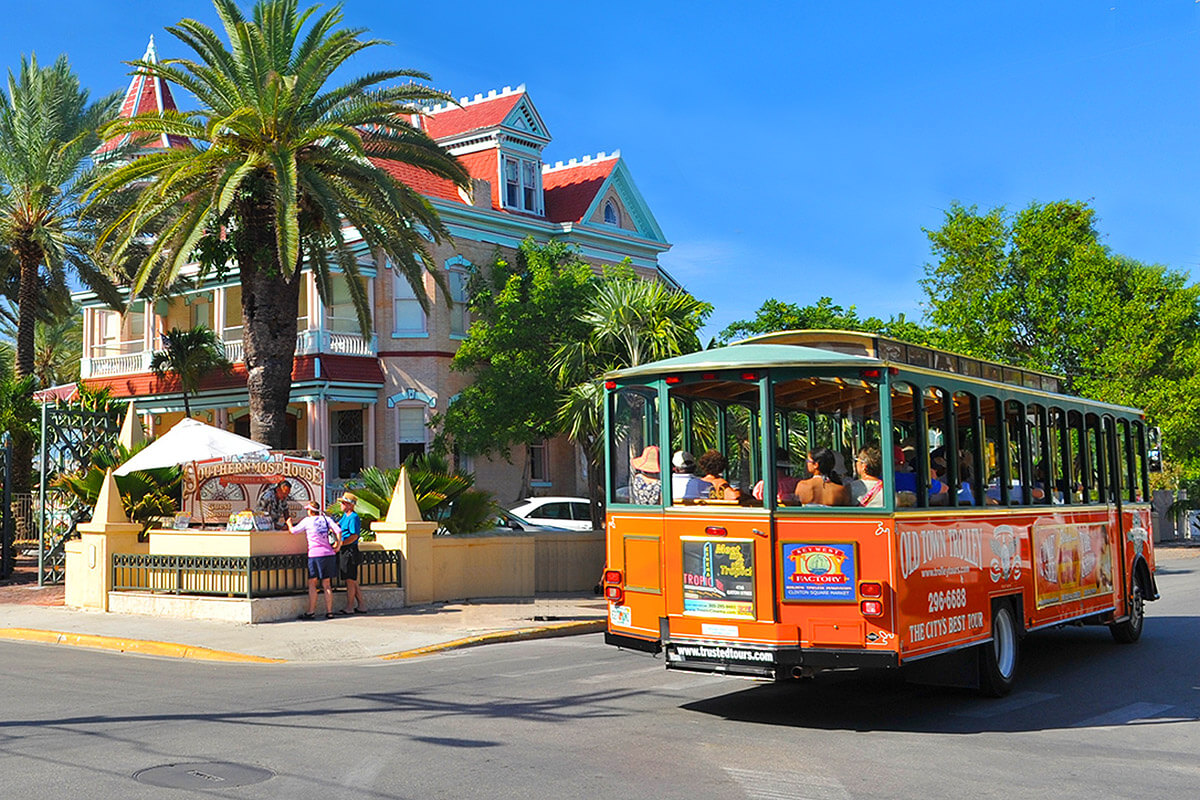 Prepare for the heat in the winter. - Old Town Trolley Tours