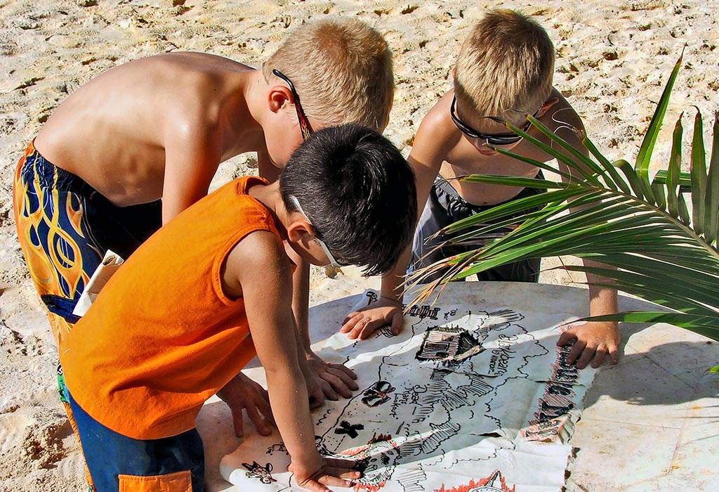 A excellent method to get kids interested in nature is to go on a scavenger hunt.